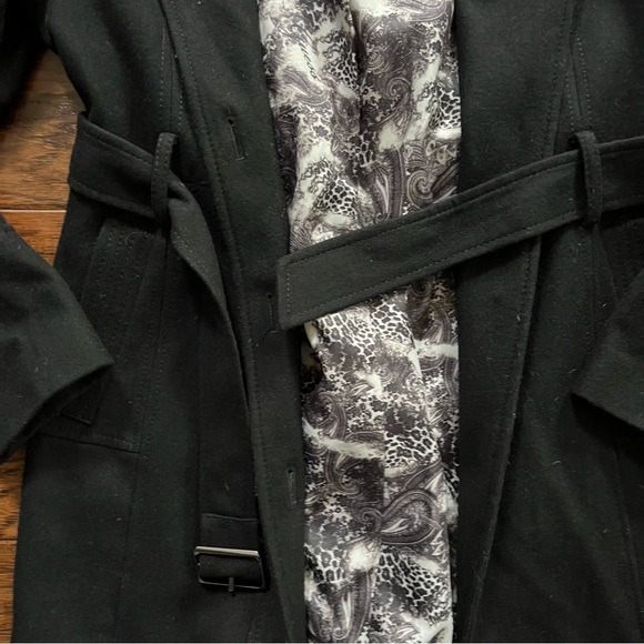 Guess jacket - Picture 2 of 5